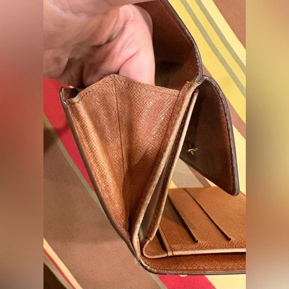 Authentic Vintage Louis Vuitton Compact Wallet - Picture 5 of 13